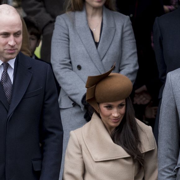 Le prince William, Catherine Kate Middleton la duchesse de Cambridge enceinte, Meghan Markle et son fiancé le prince Harry, le prince Philip, duc d'Edimbourg - La famille royale d'Angleterre arrive à la messe de Noël à l'église Sainte-Marie-Madeleine à Sandringham, le 25 décembre 2017. AGENCE / BESTIMAGE