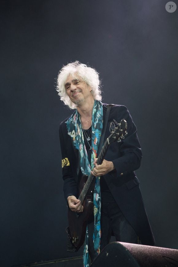 Louis Bertignac des Insus en concert au Festival Les Vieilles Charrues, à Carhaix, France, le 14 juillet 2016. Photo par Kristina Afanasyeva/ABACAPRESS.COM