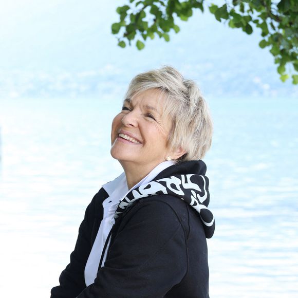 Exclusif - Véronique Jannot pose lors de la 4ème édition du festival cinéma français et gastronomie d'Aix-les-Bains, le 4 juin 2025. 
© Denis Guignebourg / Bestimage