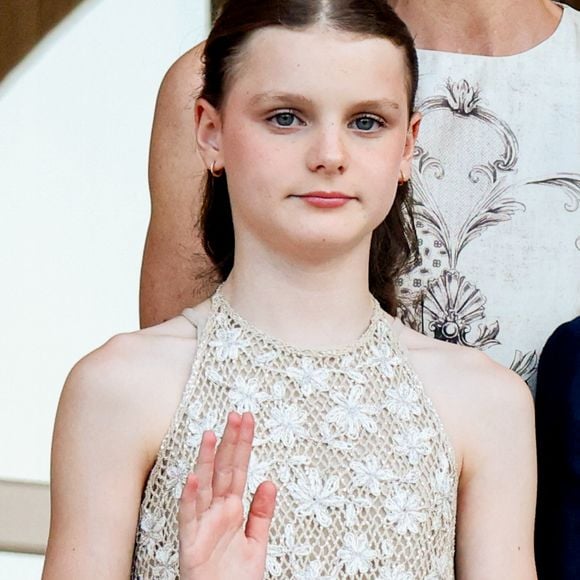 La princesse Gabriella de Monaco, comtesse de Carladès au balcon du Palais princier lors de la célébration de la fête de la Saint Jean sur la Place du Palais princier de Monaco, le 23 juin 2026. La Saint Jean est à l'origine une fête païenne puis chrétienne. Pour les païens, c'était une fête qui célébrait les moissons. Une fois christianisée, cette fête est devenue celle du solstice d'été et donc la fête de la lumière. © Claudia Albuquerque/Bestimage