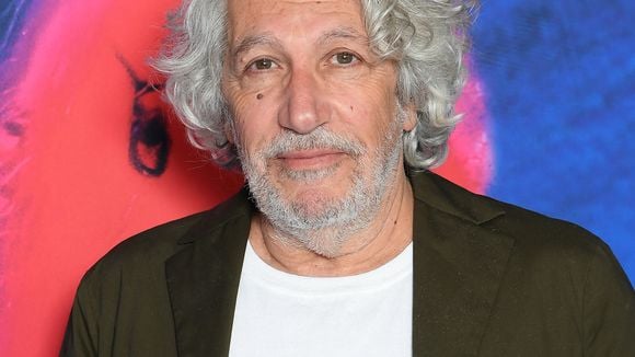 "Je sais que ça va faire débat..." : La fille d'Alain Chabat prend une décision pour son bébé de presque 5 mois, contre l'avis général des spécialistes