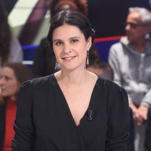 Exclusif - Apolline de Malherbe apparaît pour une interview sur BFM TV à Paris, France, le 04 décembre 2024. Photo by Jerome Dominé/ABACAPRESS.COM
