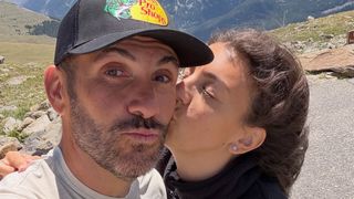 Laurent Ournac, sa femme et leurs deux enfants ne peuvent plus avoir ce style de vacances en France, la notoriété de l'acteur en cause