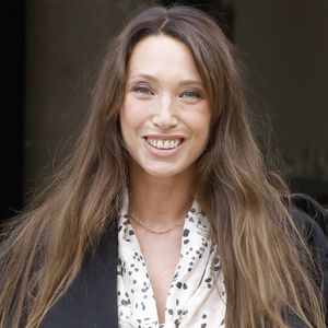 Il s'agit d'une application qui référence une sélection d’adresses triées sur le volet pour explorer Paris

Laura Smet au défilé de mode prêt à porter Zimmermann printemps-été 2025 lors de la Fashion Week de Paris (PFW) le 30 septembre 2024.

© Christophe Aubert via Bestimage