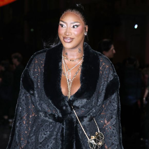Aya Nakamura - Célébrités au Défilé Chanel, Collections Prêt-à-porter Printemps / Eté 2026, dans le cadre de la Fashion Week de Paris. Au Grand Palais à Paris, France, le 06 Octobre 2025. 
© Bertrand Rindoff / Bestimage
