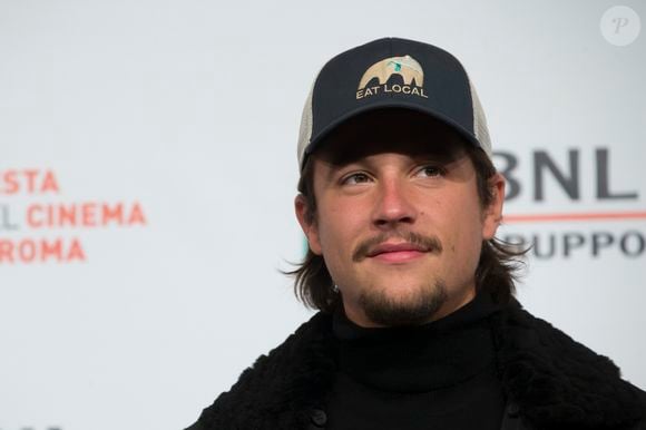 Nekfeu (habillé par Stella McCartney) lors du photocall du film "Tout nous sépare" lors du 12ème festival du film de Rome le 27 octobre 2017. Photo par SGP / BESTIMAGE
