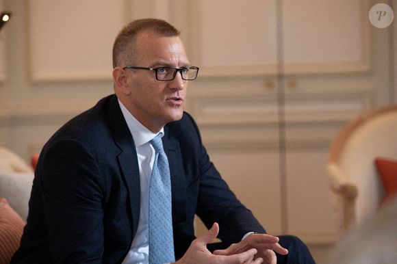 En faisant l’acquisition de l’un des principaux éditeurs de presse en France, Lagardère Média. 


Photo d'archives du 27 avril 2023 de Daniel Kretinsky lors d'une interview à l'hôtel Meurice à Paris, France.Photo par Khanh Renaud via Le Point/ABACAPRESS.COM