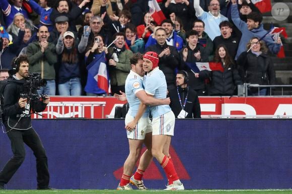 Joie - essai Louis Bielle-Biarrey (France) - Antoine Dupont (France) - Match de rugby du Tournoi des Six Nations : La France l'emporte sur l'Angleterre 48 - 46 au Stade de France à Saint-Denis le 14 mars 2026.

© Michael Baucher / PsnewZ / Bestimage