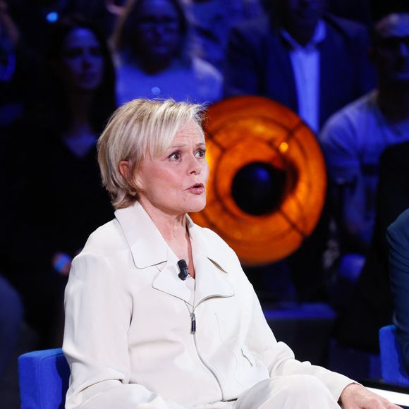 Exclusif - No Web - Muriel Robin - Enregistrement de l'émission "La Boîte à secrets", au Studio du Lendit, présentée par F.Bollaert et diffusée le 24 janvier sur France 3. Le 16 décembre 2024
© Christophe Clovis / Bestimage