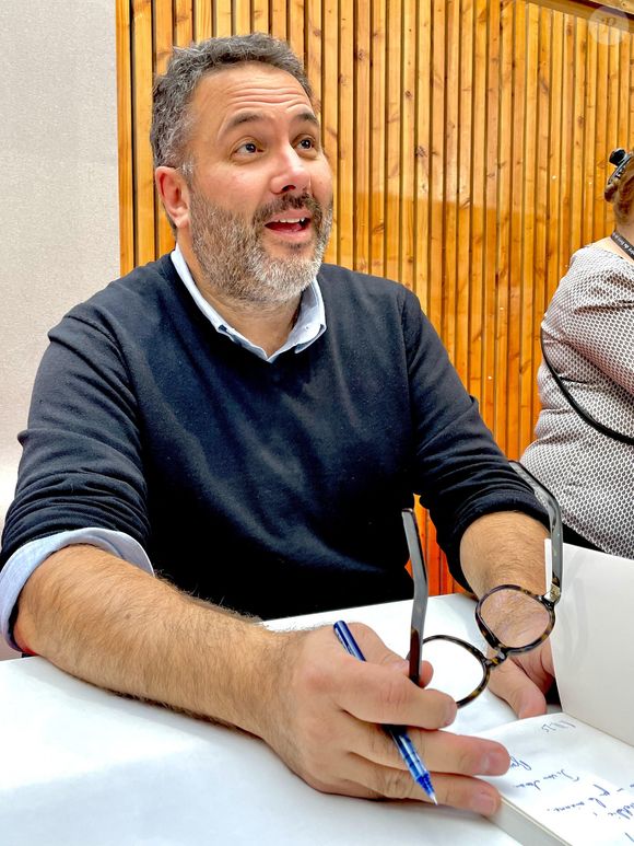 Bruce Toussaint - Les célébrités en dédicace à la 43ème Foire du Livre de Brive (7 - 9 novembre 2025), le 8 novembre 2025.
© Fabien Faure / Bestimage
