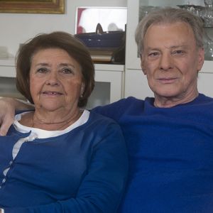 Cléo doit apprendre à vivre sans son mari Herbert Léonard qu'elle a aimé pendant 50 ans

Herbert Leonard et sa femme Cléo chez eux à Barbizon. © JLPPA / Bestimage