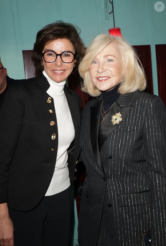 Rachida Dati et Michèle Torr - La ministre de la Culture Rachida Dati remet les insignes de l'ordre des Arts et des Lettres à Mine Vergès et Virginie Clerico-Patsouris suite à la présentation d'un plan de soutien et de reconnaissance des cabarets au Moulin Rouge à Paris le 21 janvier 2025. © Coadic Guirec/Bestimage