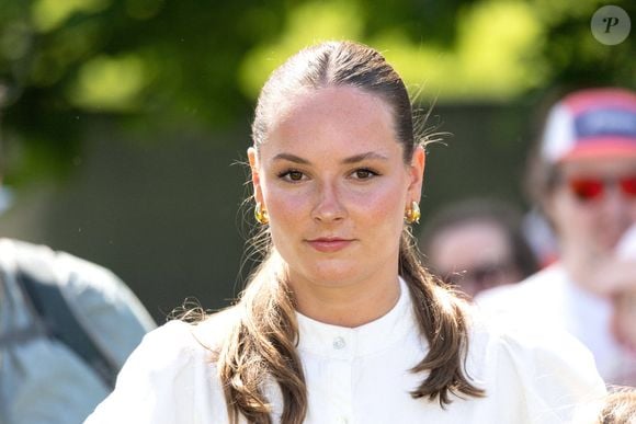 Dans lequel on retrouve la princesse Ingrid Alexandra de Norvège 

La princesse Ingrid Alexandra de Norvège - Visite du festival pour enfants Miniøya au Tøyenparken à Oslo, Norvège, 14 juin 2025. ( DANA-No : 02619778 )