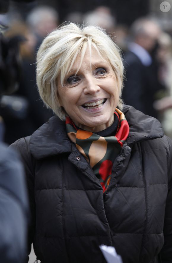 Evelyne Dheliat - Sorties des obsèques de Jean-Pierre Pernaut en la Basilique Sainte-Clotilde à Paris, France, le 9 mars 2022. Denis Guignebourg/BestImage