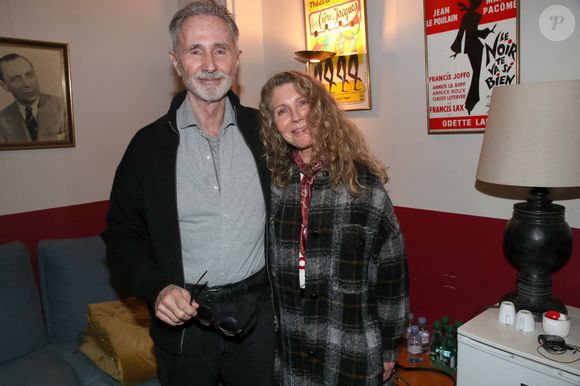 Mère de ses trois enfants Astrée (née en 1975), Victor (né en 1979), et Louise (née en 1993), elle est d'ailleurs apparue dans deux films célèbres du Splendid. 

Exclusif - Thierry Lhermitte et sa femme Hélène - People à la représentation de la pièce de théâtre "Fleurs de soleil" au théâtre Antoine à Paris, France. © Bertrand Rindoff/Bestimage