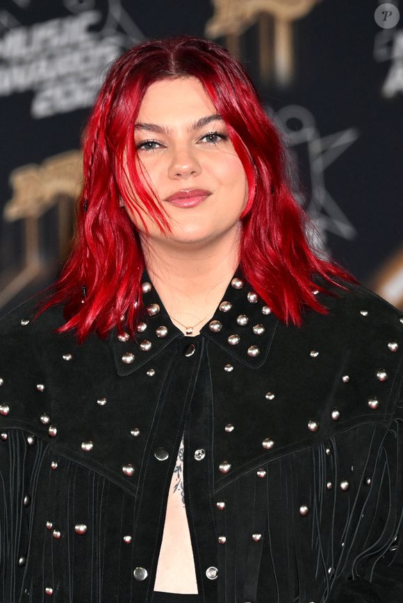 Maman d'une petite fille prénommée Esmée née en 2020, fruit de son amour avec son fiancé Florian Rossi, Louane - qui représentera la France au prochain concours de l'Eurovision 2025 - a évoqué son rôle de maman dans l'émission Clique

Louane au photocall de la 26ème édition des NRJ Music Awards à Cannes 2024 © Bebert-Guignebourg/Bestimage
