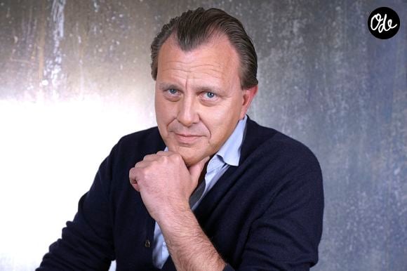 Claude François Junior assure néanmoins pouvoir porter le projet sans en assurer personnellement la gérance.

Portrait de Claude François Junior lors de l'enregistrement de l'émission "Chez Jordan de Luxe" à Paris. Photo par CEDRIC PERRIN / BESTIMAGE