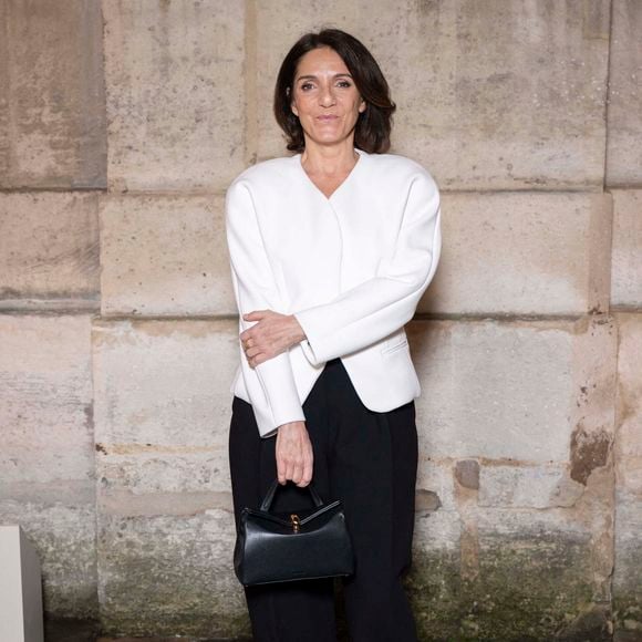 Selon l'humoriste, elle l'a sauvée

Florence Foresti assiste au défilé Jacquemus Homme Automne-Hiver 2026-2027 dans le cadre de la Fashion Week de Paris, le 25 janvier 2026 à Paris, en France.  Photo : Eliot Blondet/ABACAPRESS.COM