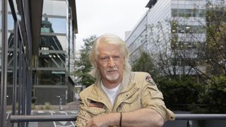 "On avait très très peu, ma mère bossait à l'usine" : Patrick Sébastien raconte son enfance libre en Corrèze
