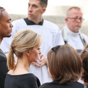 Ninon Ardisson, Manon Ardisson, Audrey Crespo-Mara et son fils Zekou - Sorties des obsèques de Thierry Ardisson en l’église Saint-Roch de Paris, France, le 17 juillet 2025. © Clovis-Jacovides/Bestimage