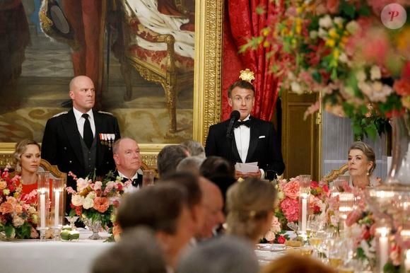 La princesse Charlène de Monaco, Le prince Albert II de Monaco, Le président Emmanuel Macron, La princesse Caroline de Hanovre lors du dîner d'état au palais princier dans le cadre de la visite d'État de deux jours du couple présidentiel français à Monaco avant l'Unoc3 le 7 juin 2025.

© Ludovic Marin / Pool / Bestimage