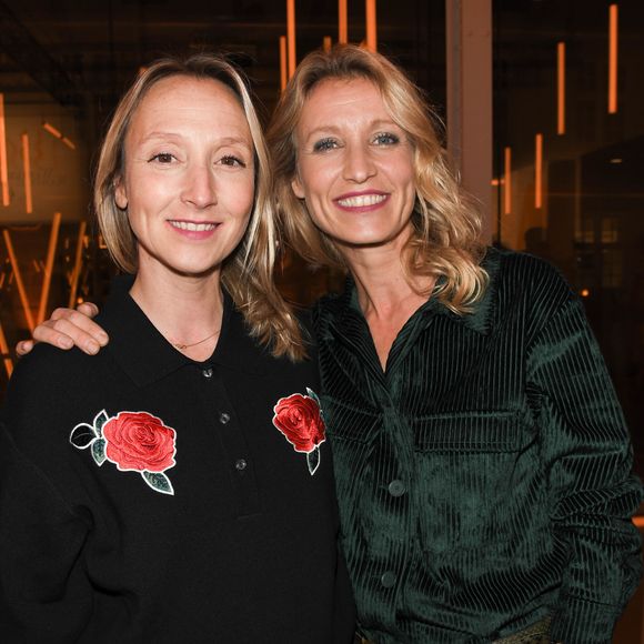 Semi-exclusif - Audrey Lamy enceinte et sa soeur Alexandra Lamy - Remise des Bold Woman Awards by Veuve Clicquot au 3 Mazarine à Paris le 14 novembre 2019. © Coadic Guirec/Bestimage