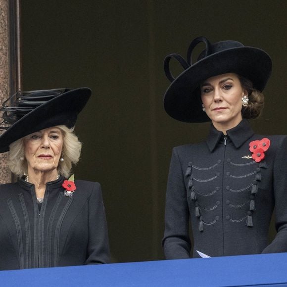 Les nouvelles étaient si bonnes du côté de Buckingham

Camilla Parker Bowles, reine consort d'Angleterre, Catherine (Kate) Middleton, princesse de Galles - La famille royale honore les disparus des deux guerres mondiales lors de la cérémonie Remembrance Sunday ( Dimanche du souvenir ) au Cénotaphe à Londres