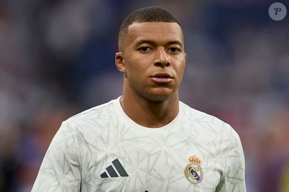 Kylian Mbappé en a profité pour faire une virée en voiture dans les dunes 

Kylian Mbappé. (Credit Image: © Ruben Albarran/ZUMA Press Wire)