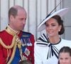 A savoir que leurs dignes descendants, comme d'autres avant eux, doivent apprendre à parler une deuxième langue qui est nécessaire pour les préparer à leur rôle futur, ont notamment rapporté nos confères d'"Hello".
Le prince William, prince de Galles, Catherine Kate Middleton, princesse de Galles, le prince George, le prince Louis et la princesse Charlotte - Les membres de la famille royale britannique au balcon du Palais de Buckingham lors de la parade militaire "Trooping the Colour" à Londres le 15 juin 2024 © Julien Burton / Bestimage