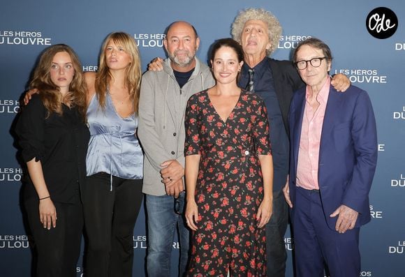Fantine Guyot, Julia de Nunez, Kad Merad, Marie Gillain, Elie Chouraqui et Jean-Hugues Anglade - Avant-première du film "Les héros du louvre" au cinema L'Arlequin à Paris le 1er septembre 2026. © Coadic Guirec/Bestimage