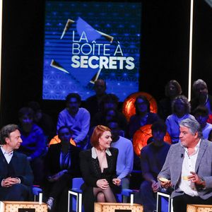 Exclusif - Stéphane Bern, Elodie Frégé, David Douillet - Enregistrement de l'émission "La Boîte à secrets", au Studio du Lendit, présentée par F.Bollaert et diffusée le 17 janvier sur France 3. Le 17 décembre 2024
© Christophe Clovis / Bestimage
