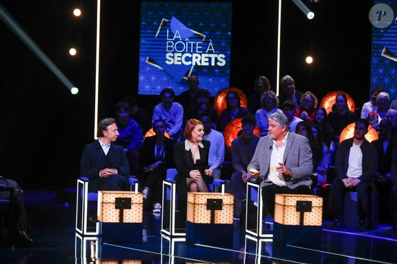 Exclusif - Stéphane Bern, Elodie Frégé, David Douillet - Enregistrement de l'émission "La Boîte à secrets", au Studio du Lendit, présentée par F.Bollaert et diffusée le 17 janvier sur France 3. Le 17 décembre 2024
© Christophe Clovis / Bestimage