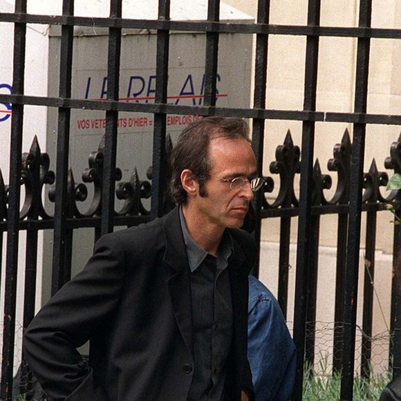 Jean-Jacques Goldman et Véronique Colucci - Obsèques de Carole Fredericks - Eglise Notre Dame de Clignancourt - 2001. (AGENCE / BESTIMAGE).