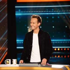 Exclusif - Cyril Feraud lors de l'enregistrement de l'émission "100% logique" présentée par C. Feraud et qui sera diffusée le 4 octobre 2025 sur France 2 au studio du Lendit à Saint-Denis, France, le 12 mars 2025. © Christophe Clovis/Bestimage