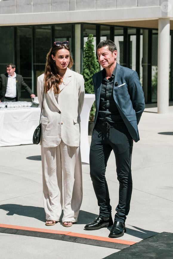 Alors que les enfants Delon étaient invités à l'inauguration du parvis Alain Delon au coeur du Campus Georges Méliès de Cannes, c'est Liv Delon la fille cadette d'Anthony qui est venue en présence du maire de la ville, David Lisnard, à Cannes, France, le 22 mai 2026.  © Sam Delpech/Bestimage