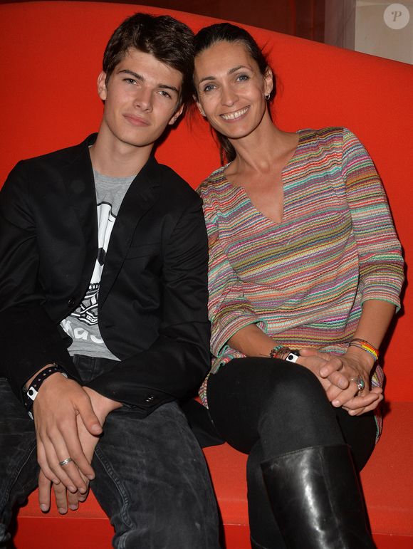 Adeline Blondieau et son fils Aïtor - Soirée de lancement du jeu vidéo " FIFA 2015 " à l'Opéra Garnier Restaurant à Paris le 22 septembre 2014.