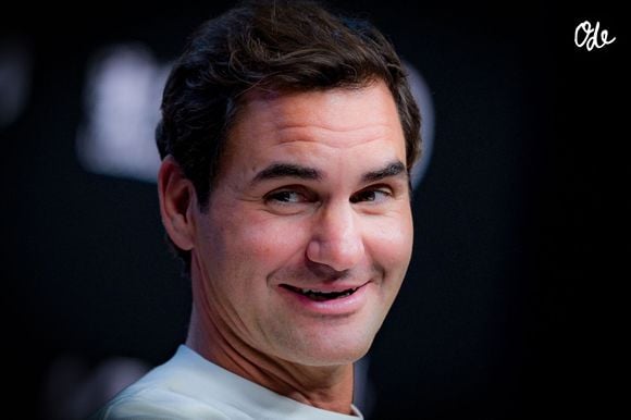 Enfin, l'autre grande source de revenus de Roger Federer réside en... l'investissement.

Roger Federer pendant le jour 1 de l'Australian Open 2026 au Parc de Melbourne le 18 janvier 2026. © PsnewZ/Bestimage