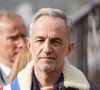 Emmanuel Grégoire estime que le chanteur devrait se retirer temporairement de la scène médiatique.

Emmanuel Grégoire lors de la cérémonie en hommage aux victimes homosexuelles de la déportation et à toutes les personnes LGBTQIA+ persécutées à travers l'Histoire au Jardin du Port de l'Arsenal, à Paris, France, le 15 mai 2026. © Anne-Sophie Guebey/Bestimage