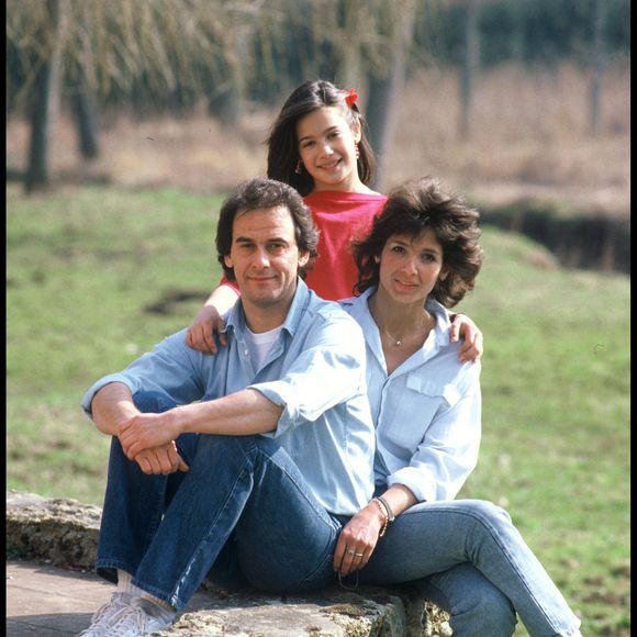Michel et Stéphanie Fugain, leur fille Marie, chez eux.

© MAX COLIN / BESTIMAGE