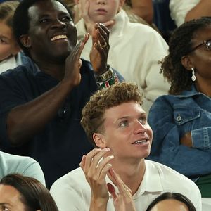 Le champion olympique est parti vivre pour quelques mois en Australie

Léon Marchand en tribunes (loge Vuitton) lors de la finale femme "Madison Keys - Aryna Sabalenka" du tournoi de tennis d'Open 2025 de Melbourne en Australie, le 24 janvier 2025.
© Nicolas Luttiau/Bestimage