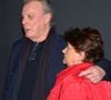 Cléo, son épouse, était à ses côtés, jusqu'à la fin. Cette ancienne chanteuse, qui avait connu un joli succès à la fin des années 1960 au sein du duo Cédric et Cléo, a rencontré Herbert Léonard en 1967, alors qu'il n'était pas encore la star qu'il est devenu dans les années 1980.
Herbert Léonard et sa femme Cléo (Chantal Rousselot) - Avant-première du film "Les dents, pipi et au lit" au cinéma UGC Ciné Cité Les Halles à Paris, France, le 27 mars 2018. © Veeren/Bestimage