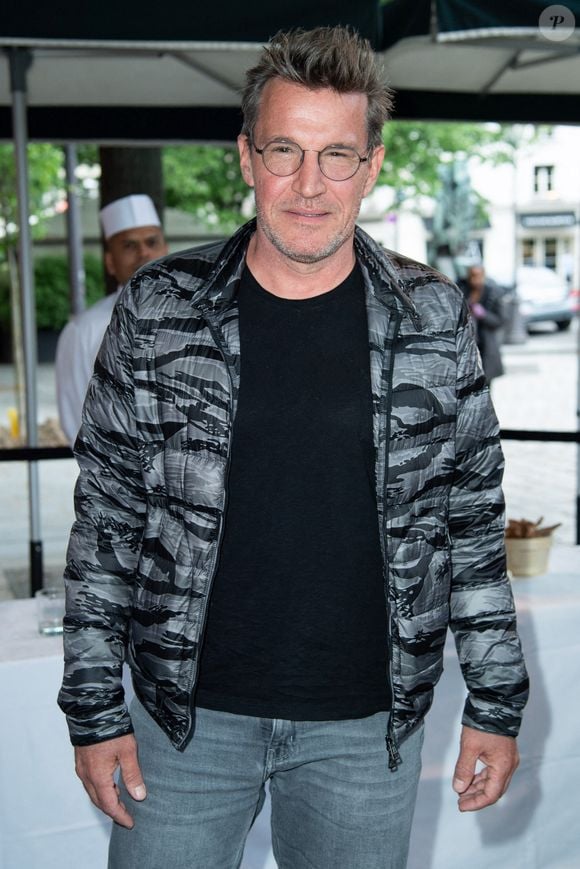 Le présentateur a été contraint d'aller se faire soigner au CHU

Benjamin Castaldi assiste au 140e anniversaire des Deux Magots à Paris, France, le 29 avril 2024. Photo par Aurore Marechal/ABACAPRESS.COM