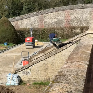 M. Pokora ouvre les portes de sa maison de campagne.