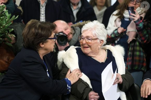 Martine Aubry, maire honoraire de Lille, Line Renaud - Line Renaud, 97 ans, a inauguré un jardin public qui porte son nom, à Lille, France, le mercredi 17 décembre 2025.

© Claude Dubourg/Bestimage