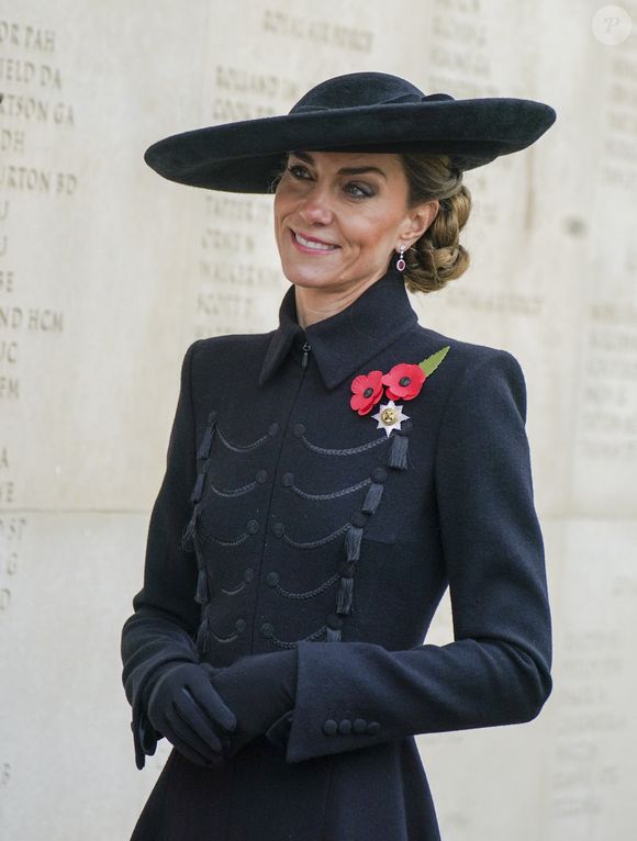 Catherine Kate Middleton, princesse de Galles, assiste à la cérémonie du souvenir de l'Armistice, au National Memorial Arboretum, à Burton-on-Trent, dans l'East Staffordshire le 11 novembre 2025. © Arthur Edwards / Pa Photos / Bestimage