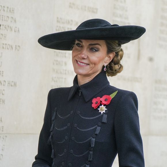 Catherine Kate Middleton, princesse de Galles, assiste à la cérémonie du souvenir de l'Armistice, au National Memorial Arboretum, à Burton-on-Trent, dans l'East Staffordshire le 11 novembre 2025. © Arthur Edwards / Pa Photos / Bestimage