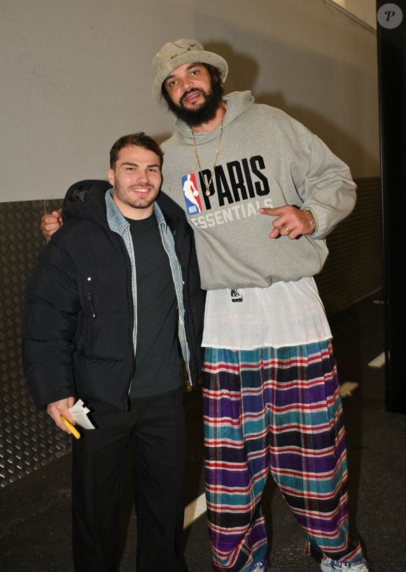 Antoine Dupont et Joakim Noah lors du match "San Antonio Spurs - Pacers Indiana (98-136)" dans le cadre des NBA Paris Games 2025 à l'Accord Arena Bercy à Paris, le 26 janvier 2025.
© Ramsamy Veeren/Bestimage