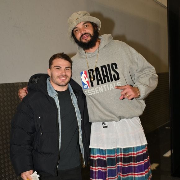 Antoine Dupont et Joakim Noah lors du match "San Antonio Spurs - Pacers Indiana (98-136)" dans le cadre des NBA Paris Games 2025 à l'Accord Arena Bercy à Paris, le 26 janvier 2025.
© Ramsamy Veeren/Bestimage