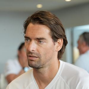 L’ancienne Miss Bourgogne et l’ex‑champion du monde de natation ont surmonté plusieurs épreuves, dont le combat d’Alice contre un cancer du sein. 

 Camille Lacourt le 11 septembre 2025.
Photo par Anne-Sophie Guebey / Bestimage