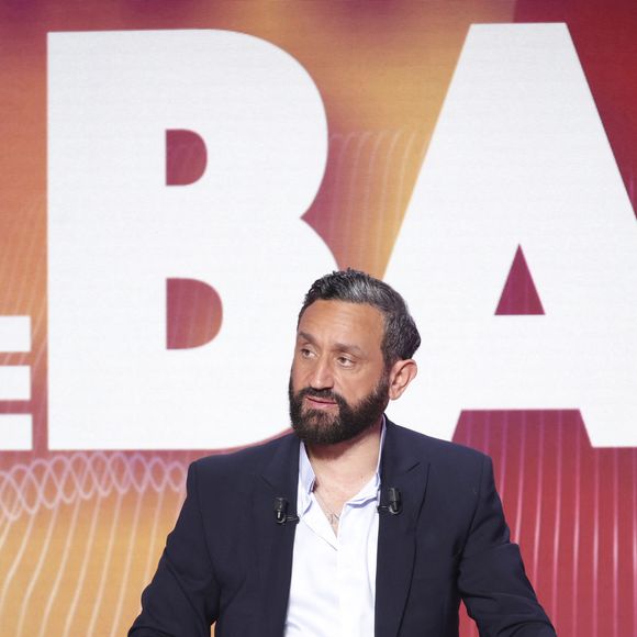 Exclusif - Cyril Hanouna, sur le plateau de l’émission « TPMP » présentée par C.Hanouna et diffusée en direct sur Youtube et sur toutes les box (SFR, FREE, Bouygues, MyCanal etc), Paris, France, le 10 mars 2025. © Jack Tribeca / Bestimage